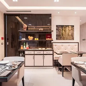 Maison Candia Luxury House 3* Roma